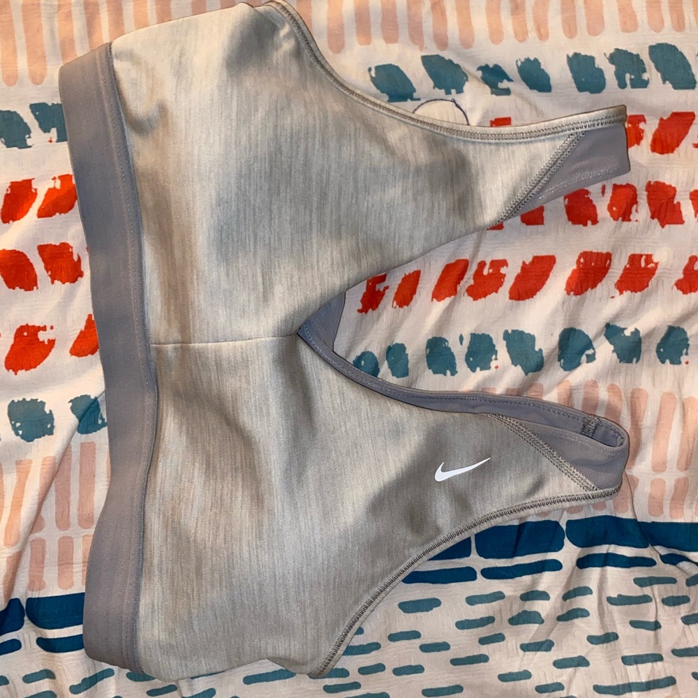 Nike sports bra - Light Support - SZ L